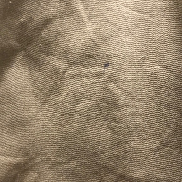 Southern Tide classic fit khaki shorts, size 33 - Picture 5 of 5